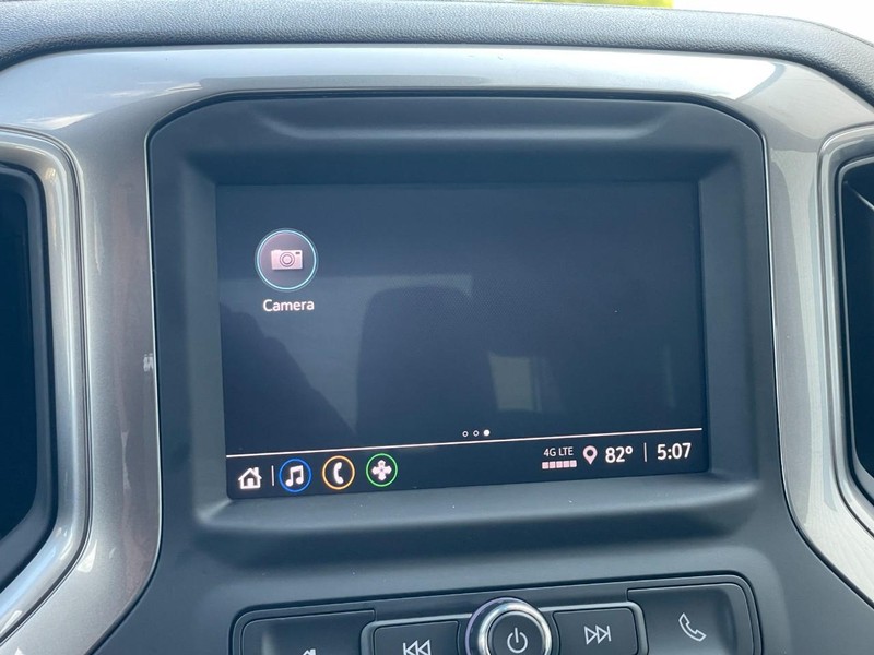 Chevrolet Silverado 1500 Vehicle Full-screen Gallery Image 36