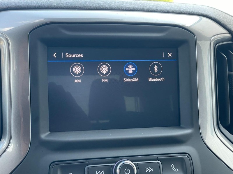 Chevrolet Silverado 1500 Vehicle Full-screen Gallery Image 37