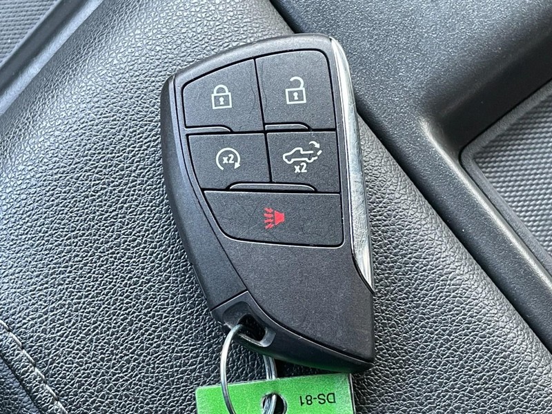 Chevrolet Silverado 1500 Vehicle Full-screen Gallery Image 41