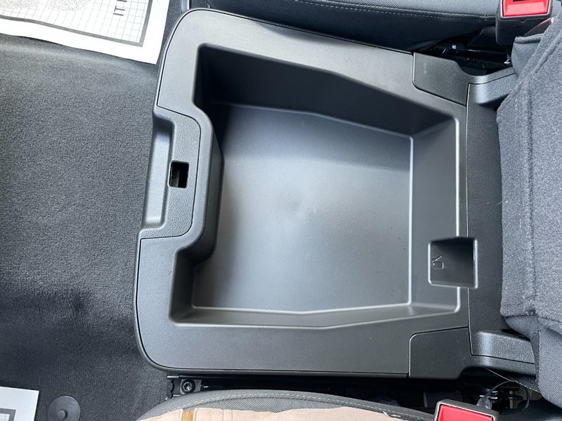 Chevrolet Silverado 1500 Vehicle Full-screen Gallery Image 43