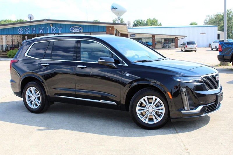 Cadillac XT6 Vehicle Full-screen Gallery Image 03