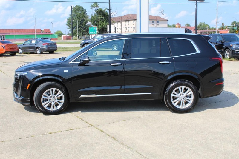 Cadillac XT6 Vehicle Full-screen Gallery Image 06