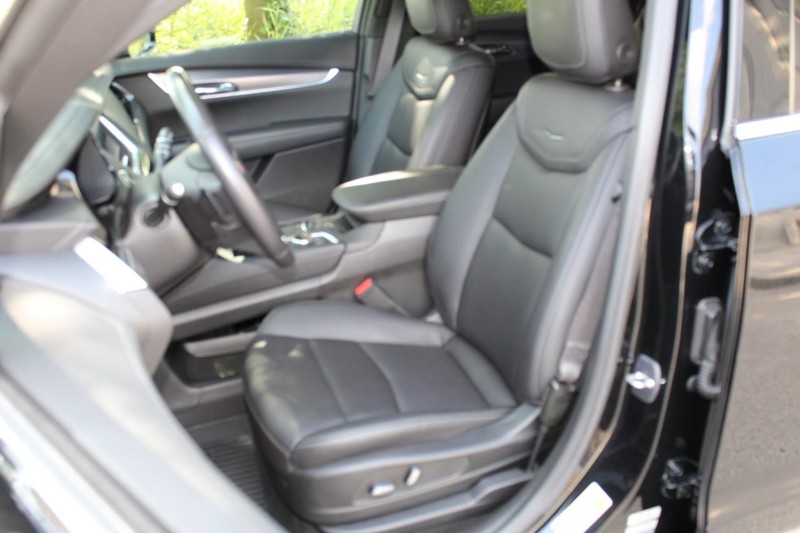 Cadillac XT6 Vehicle Full-screen Gallery Image 26