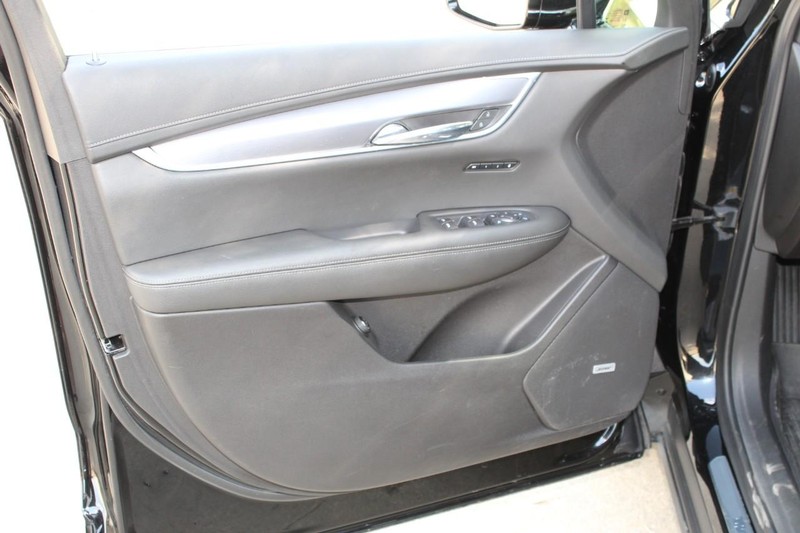 Cadillac XT6 Vehicle Full-screen Gallery Image 32