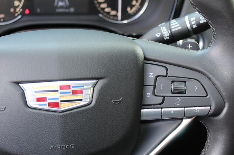 Cadillac XT6 Vehicle Full-screen Gallery Image 35