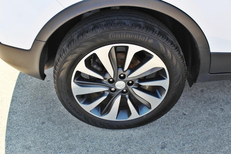 Buick Encore Vehicle Full-screen Gallery Image 10