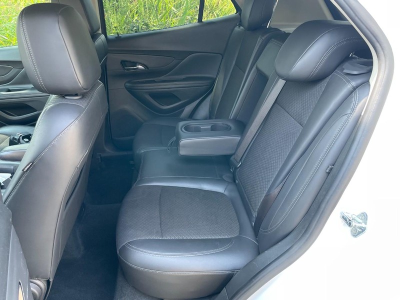 Buick Encore Vehicle Full-screen Gallery Image 13