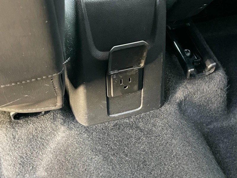 Buick Encore Vehicle Full-screen Gallery Image 15