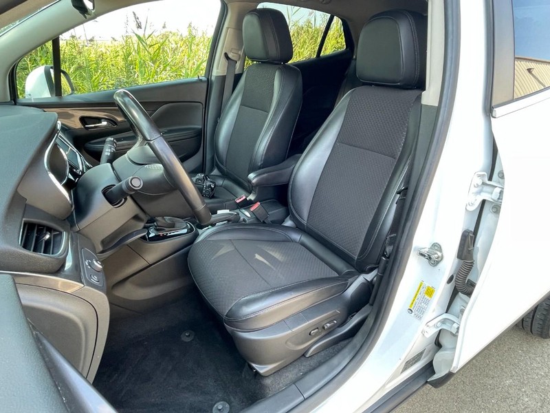 Buick Encore Vehicle Full-screen Gallery Image 18