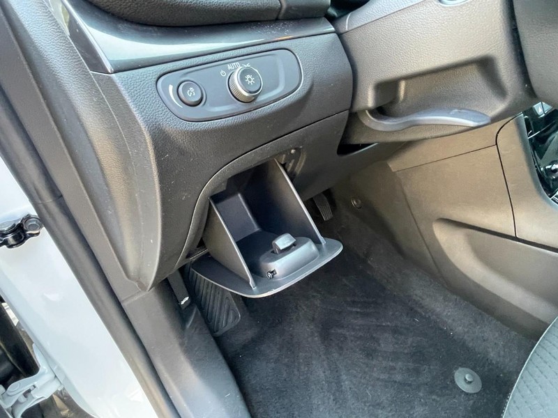 Buick Encore Vehicle Full-screen Gallery Image 20