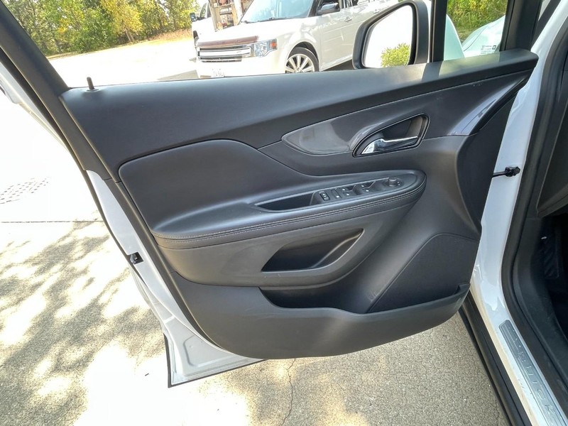 Buick Encore Vehicle Full-screen Gallery Image 22