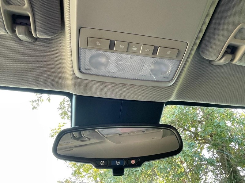 Buick Encore Vehicle Full-screen Gallery Image 45