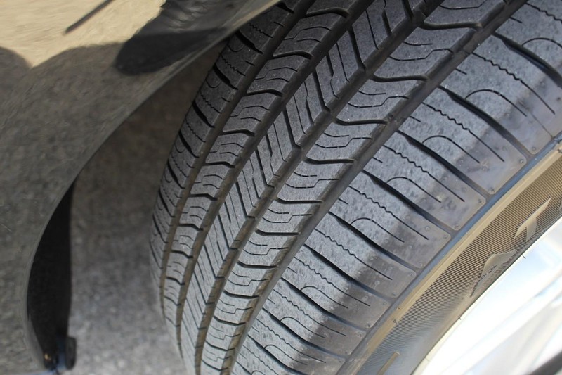 Chevrolet Malibu Vehicle Full-screen Gallery Image 09