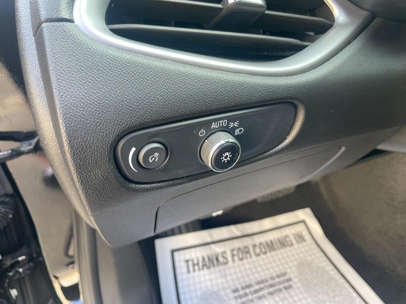 Chevrolet Malibu Vehicle Full-screen Gallery Image 18