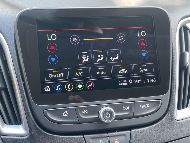 Chevrolet Malibu Vehicle Full-screen Gallery Image 32