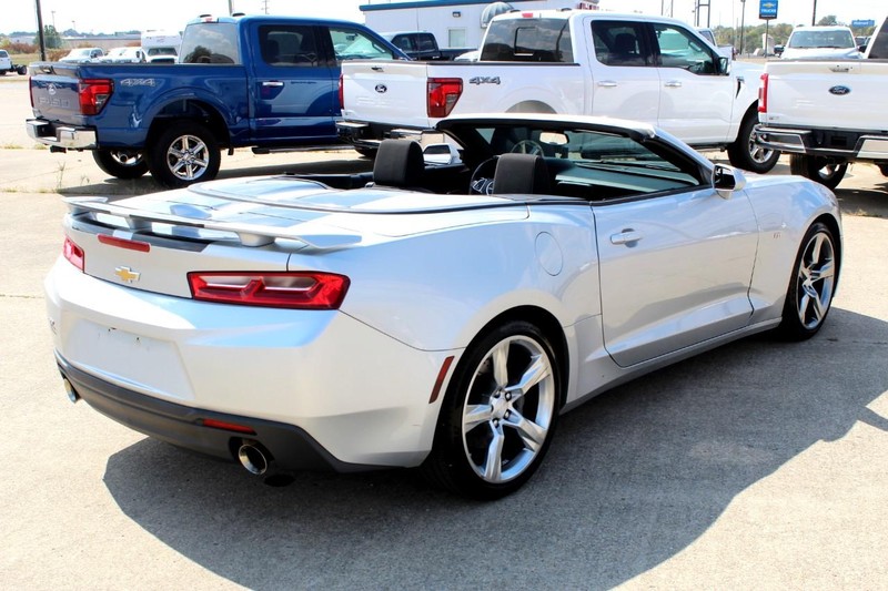 Chevrolet Camaro Vehicle Full-screen Gallery Image 04