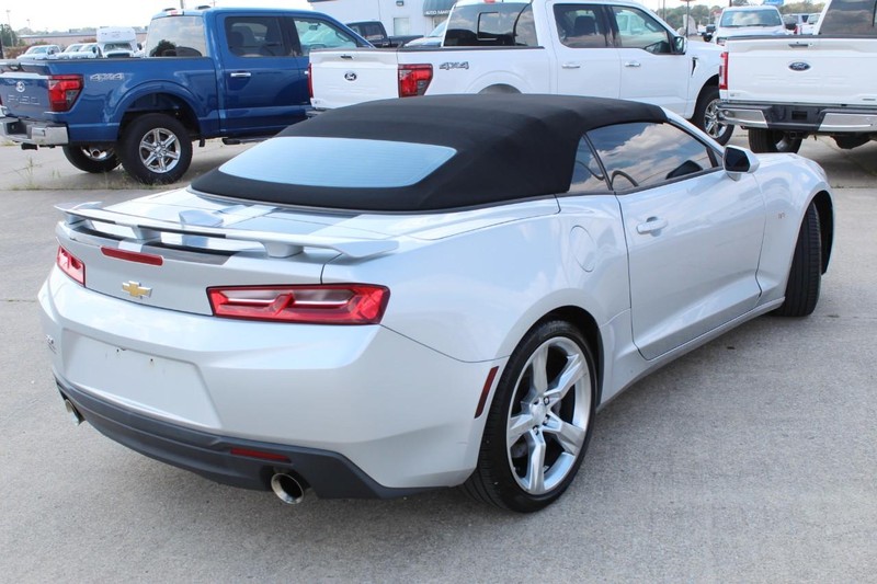 Chevrolet Camaro Vehicle Full-screen Gallery Image 11