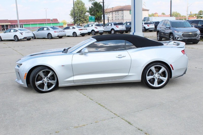 Chevrolet Camaro Vehicle Full-screen Gallery Image 13