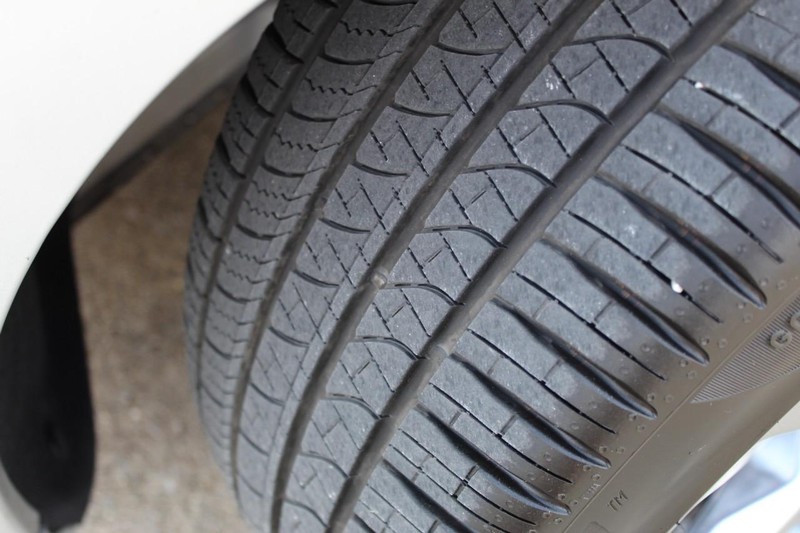 Chevrolet Camaro Vehicle Full-screen Gallery Image 16