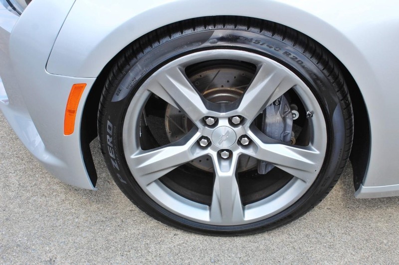 Chevrolet Camaro Vehicle Full-screen Gallery Image 17