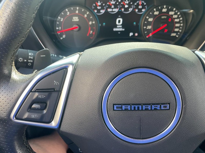 Chevrolet Camaro Vehicle Full-screen Gallery Image 29