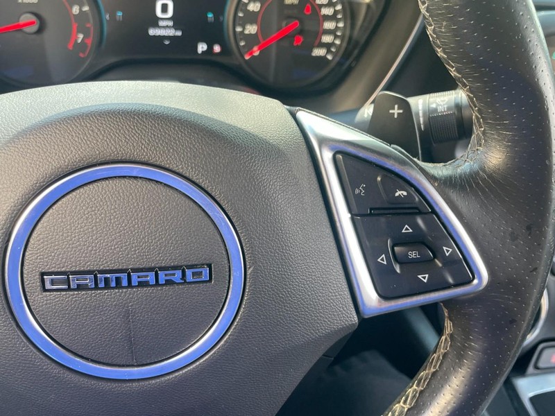 Chevrolet Camaro Vehicle Full-screen Gallery Image 30