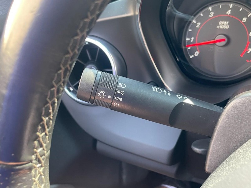 Chevrolet Camaro Vehicle Full-screen Gallery Image 31