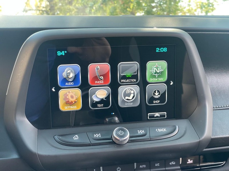 Chevrolet Camaro Vehicle Full-screen Gallery Image 37