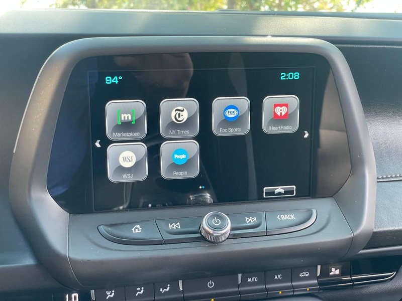 Chevrolet Camaro Vehicle Full-screen Gallery Image 38