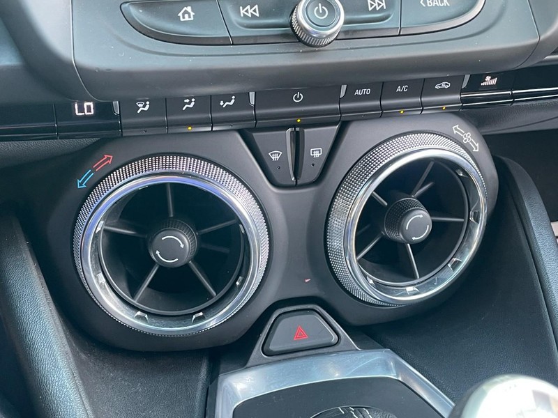 Chevrolet Camaro Vehicle Full-screen Gallery Image 43