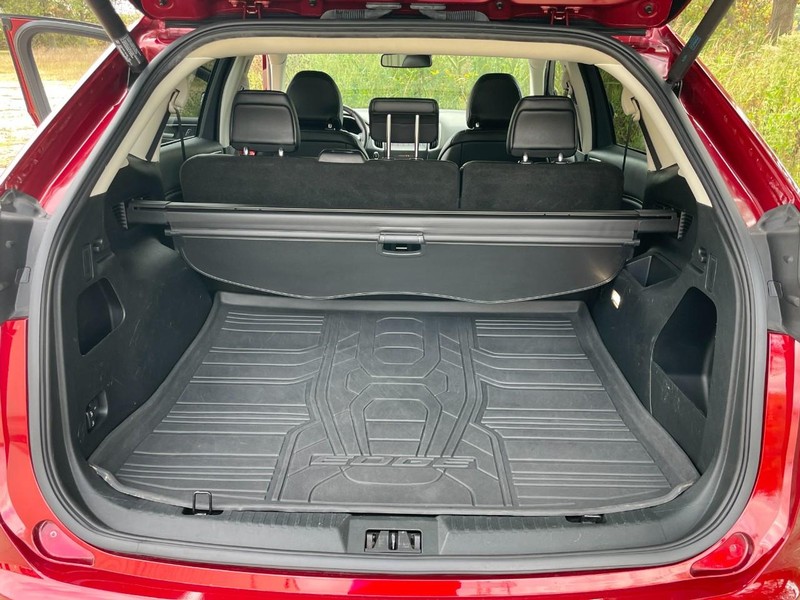 Ford Edge Vehicle Full-screen Gallery Image 11