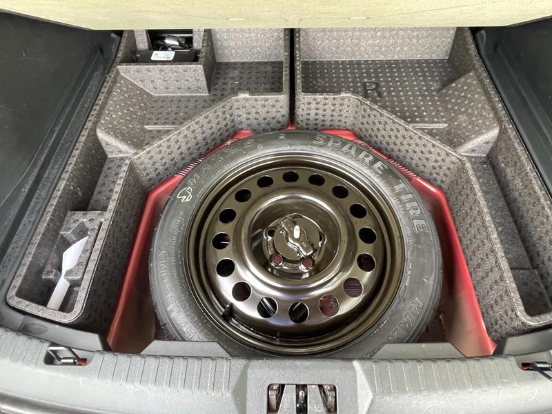 Ford Edge Vehicle Full-screen Gallery Image 13