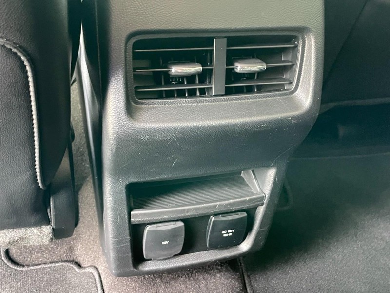 Ford Edge Vehicle Full-screen Gallery Image 18