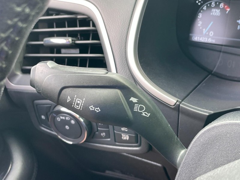 Ford Edge Vehicle Full-screen Gallery Image 29