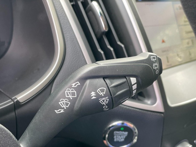 Ford Edge Vehicle Full-screen Gallery Image 30