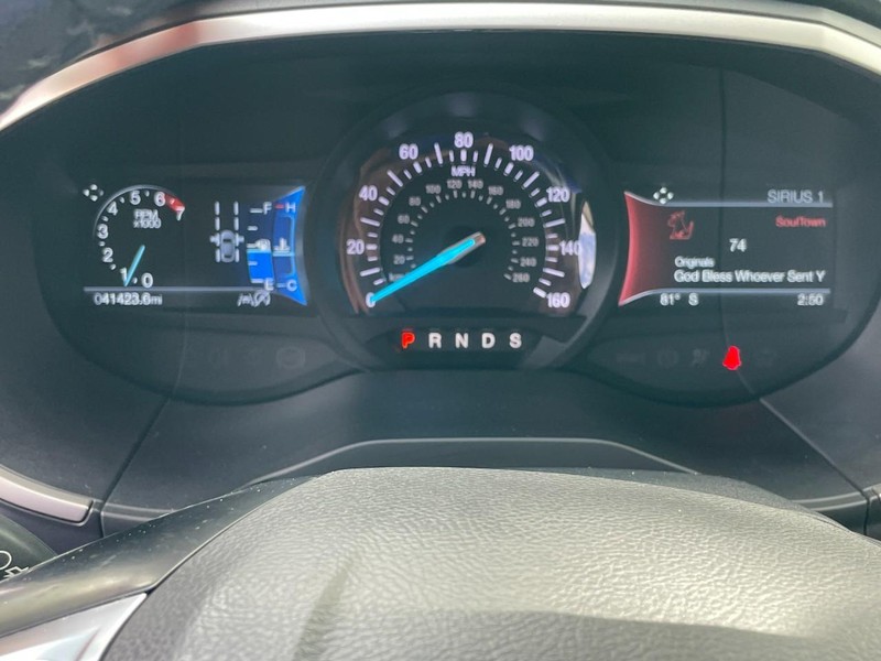 Ford Edge Vehicle Full-screen Gallery Image 31