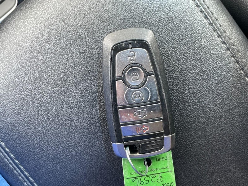 Ford Edge Vehicle Full-screen Gallery Image 46