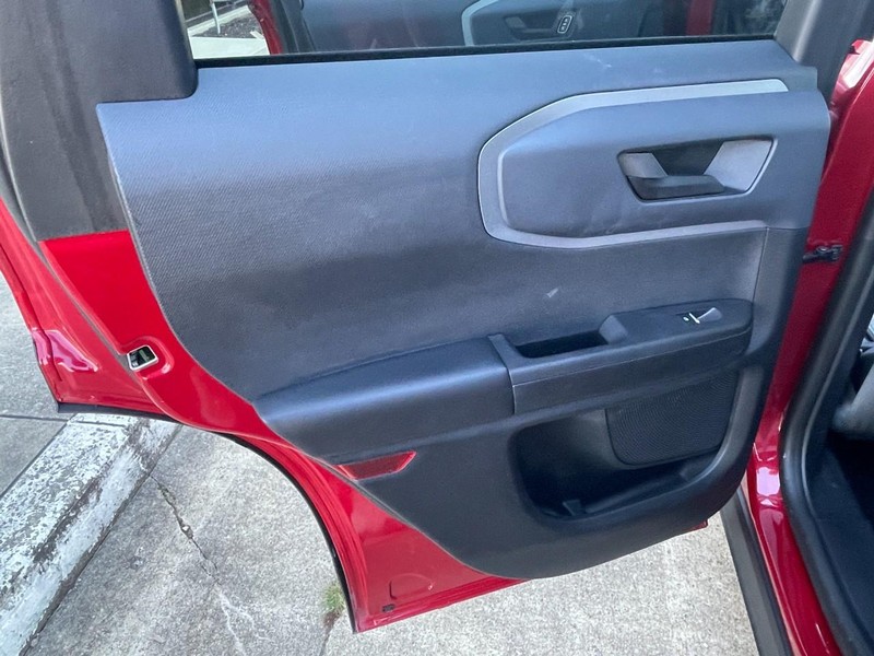 Ford Bronco Sport Vehicle Full-screen Gallery Image 24