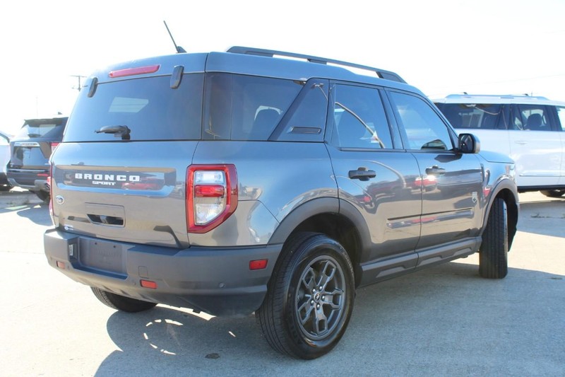 Ford Bronco Sport Vehicle Full-screen Gallery Image 04