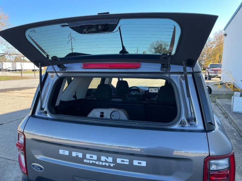 Ford Bronco Sport Vehicle Full-screen Gallery Image 11