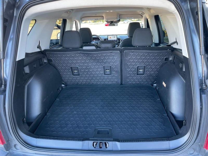 Ford Bronco Sport Vehicle Full-screen Gallery Image 12