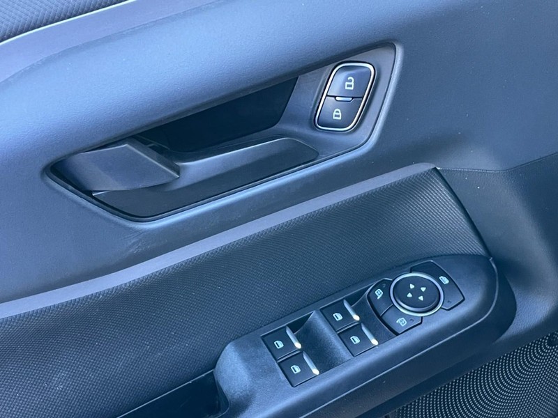 Ford Bronco Sport Vehicle Full-screen Gallery Image 24