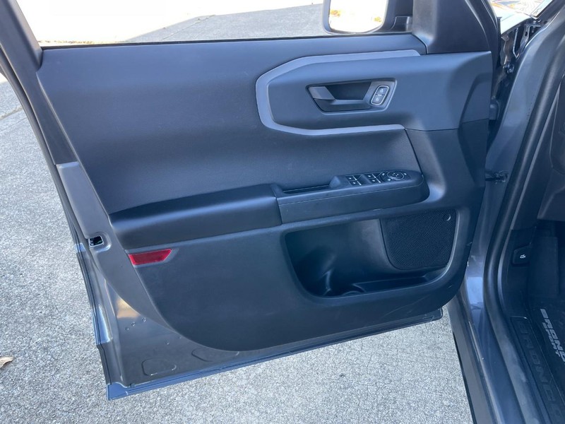 Ford Bronco Sport Vehicle Full-screen Gallery Image 25