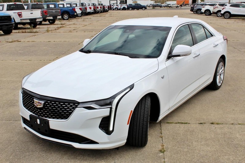 Cadillac CT4 Vehicle Full-screen Gallery Image 07