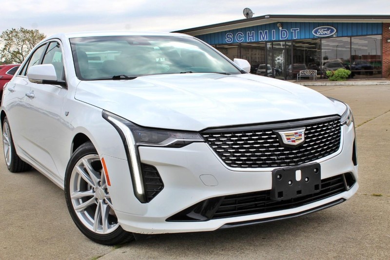 Cadillac CT4 Vehicle Full-screen Gallery Image 08