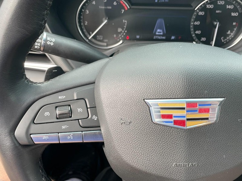 Cadillac CT4 Vehicle Full-screen Gallery Image 23