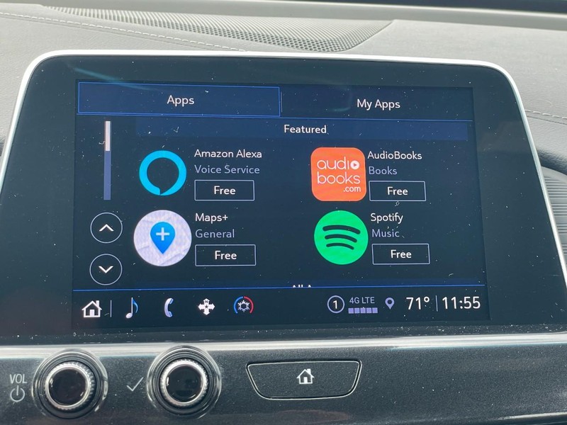 Cadillac CT4 Vehicle Full-screen Gallery Image 35