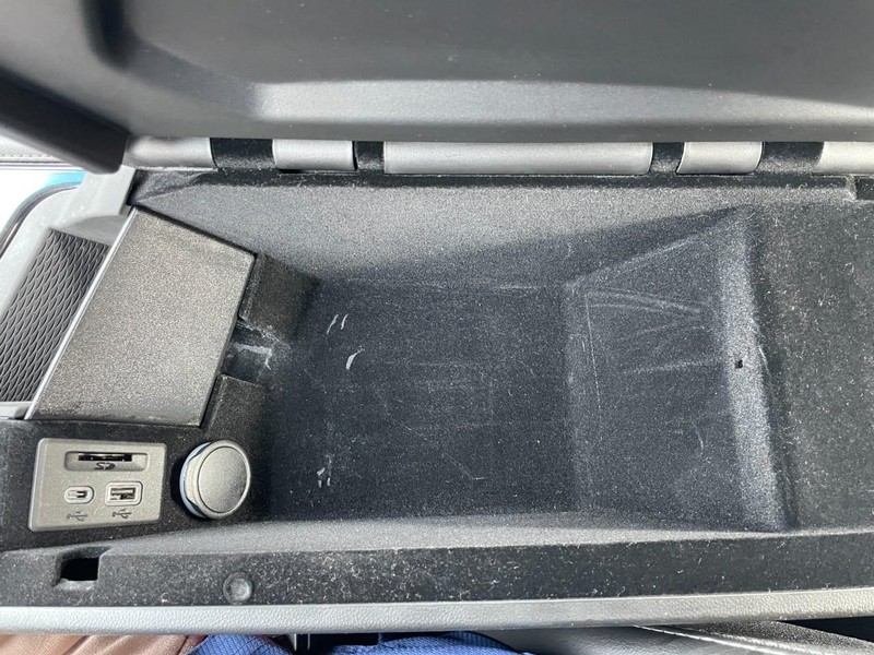 Cadillac CT4 Vehicle Full-screen Gallery Image 44