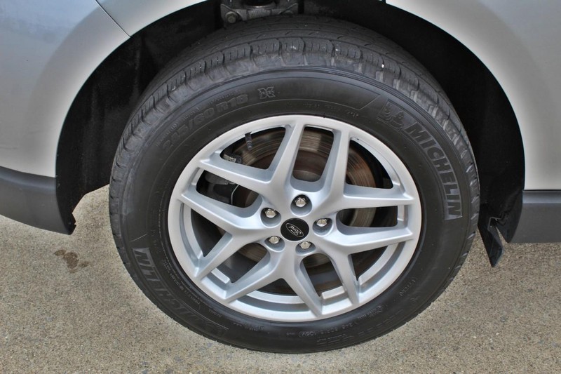 Ford Edge Vehicle Full-screen Gallery Image 10