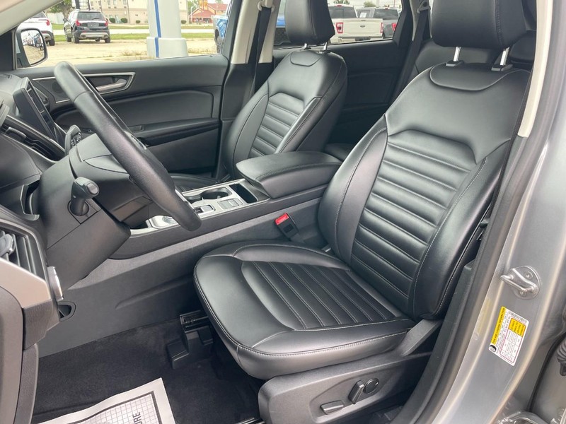 Ford Edge Vehicle Full-screen Gallery Image 20